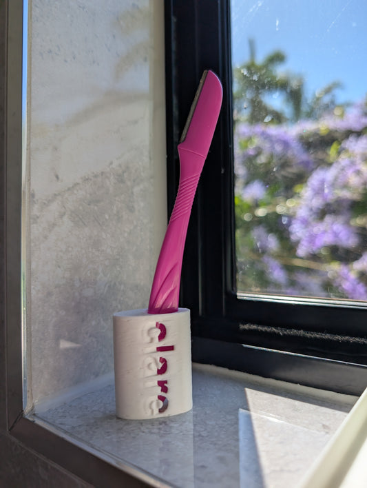 Dermaplaning holder